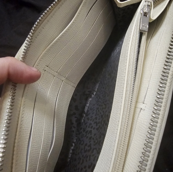 LONGCHAMP LEATHER ZIPPY WALLET - Picture 4 of 5